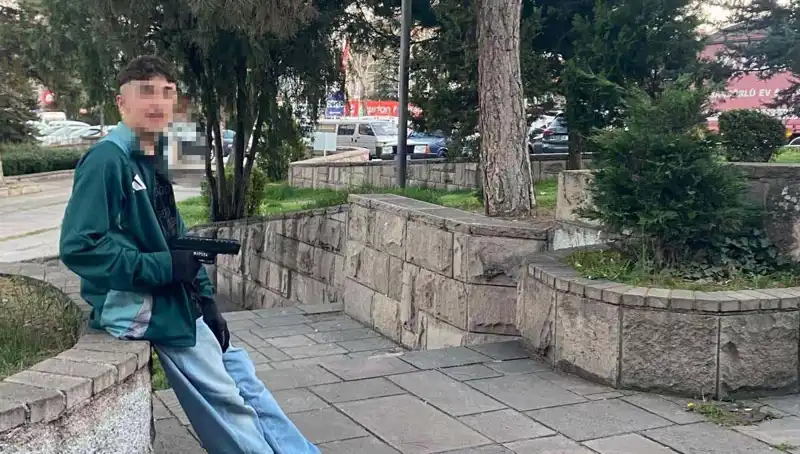 Yol Verme Kavgası Sonrası Gözyaşartan Olay: Üç Kardeş ve Babaları Tutuklandı