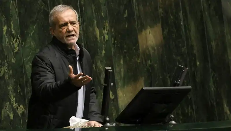 Ekonomik Kriz Ortamında Şok Eden Lüks Gezi: İran Cumhurbaşkanı Yardımcısı Görevden Alındı