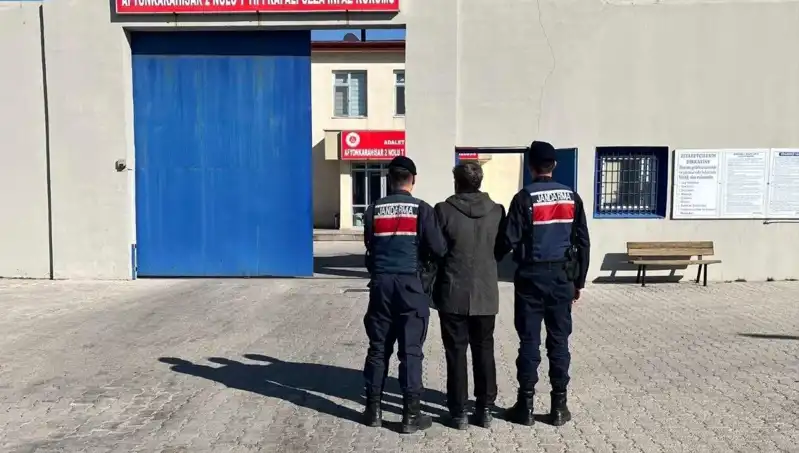 10 Yıl Hapis Cezası ile Aranan Şahıs, Polisin Gözüne Takıldı!