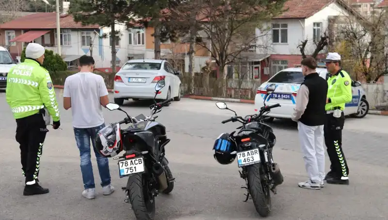 Trafikte Akrobatik Hareketlere Uygulanan Ceza Şok Etti: 11 Bin Lira!