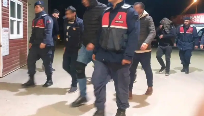 Uyuşturucu Partisi İçin Kiralanan Bağ Evine Baskın: Şok Edici Gözaltılar