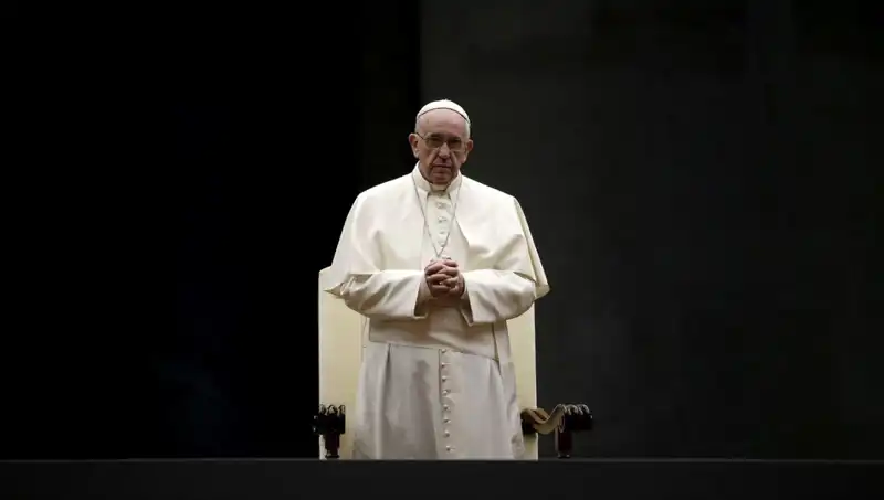 İlklerin Papası: Kapıcılıktan Vatikan'a, Francis'in Dönüşüm Hikayesi
