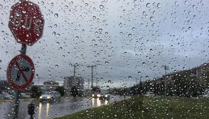 Meteoroloji’den Şok Uyarı: 20 İlde Sıcaklık Düşüyor, Sağanak Yağış Geliyor!