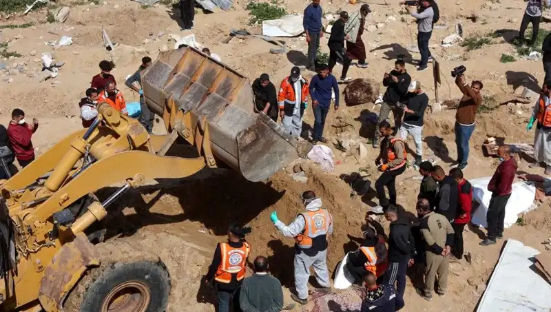 Şifa Hastanesi Avlusunda Bulunan 61 Ceset: Gizemli Olayın Perde Arkası