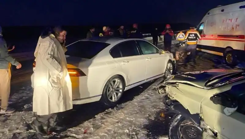 Aksaray'da Zincirleme Trafik Kazası: Korkunç Anlar ve Yaralılar