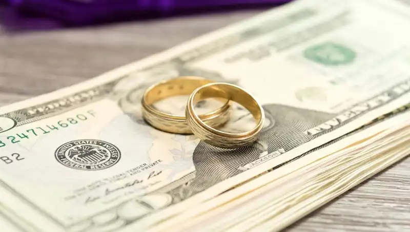 Partnerinizin Para Sakladığını Anlamanın 8 Sorusu