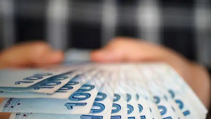 Emekli Promosyonları 2025: Kamu ve Özel Bankalar Rekabeti Kızıştırıyor!