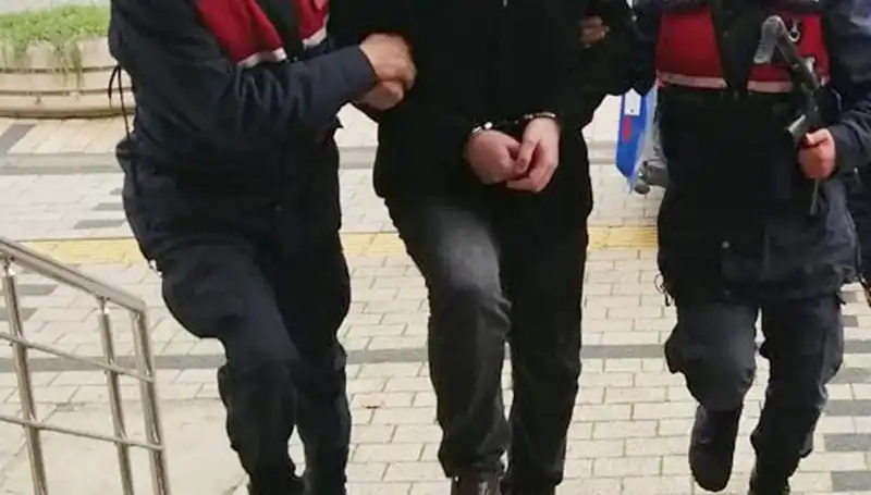 Trabzon'da Kanun Kaçakları Operasyonu: Altı Firari Hükümlü Yakalandı!