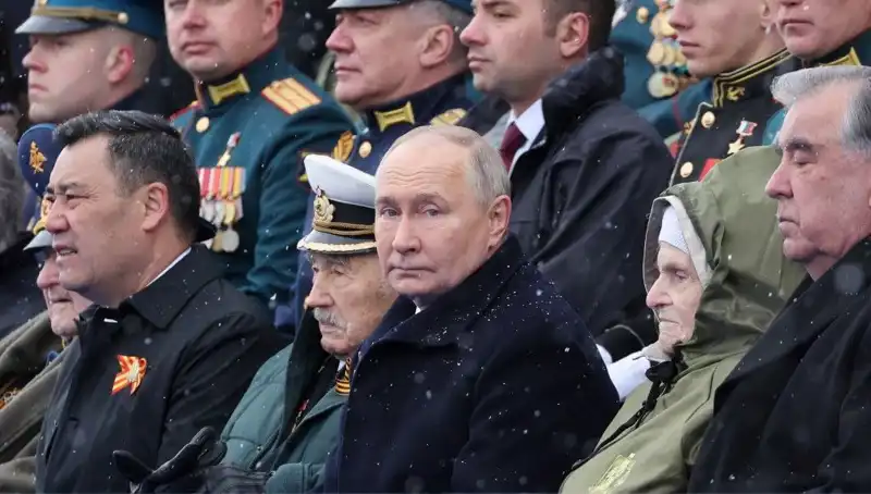 Putin'den Tarihi Adım: Rus Ordusunu Büyütme Planları Açıklandı