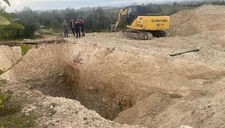 ** İzinsiz Kazı Yapan 4 Kişi Suçüstü Yakalandı