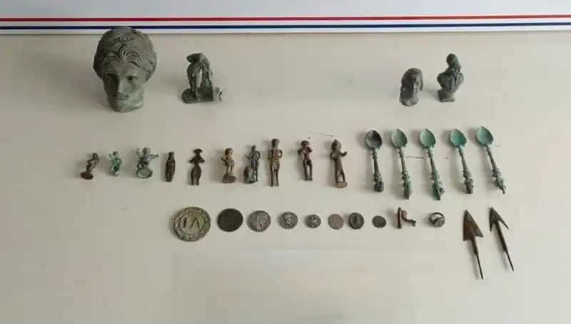 Roma Dönemine Ait Tarihi Eserlerin Kaçakçılığına Darbe: Emniyetten Büyük Operasyon