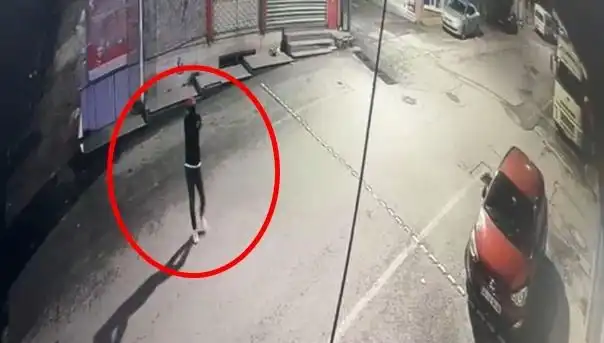 Kıraathanede Şok Olay: Silahlı Saldırı ve Kaçış Anı