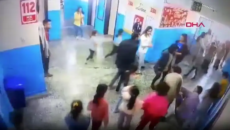 Bayılan Öğrenciyi Müdür Yardımcısı Hayata Döndürdü: Anlık Müdahale Hayat Kurtardı