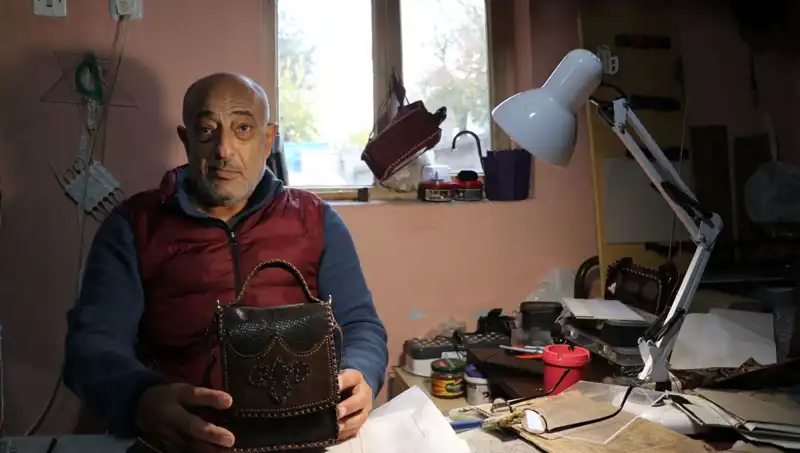 Depremzede Kadın, El Emeği Çantalarla Yeni Bir Hayat Kuruyor