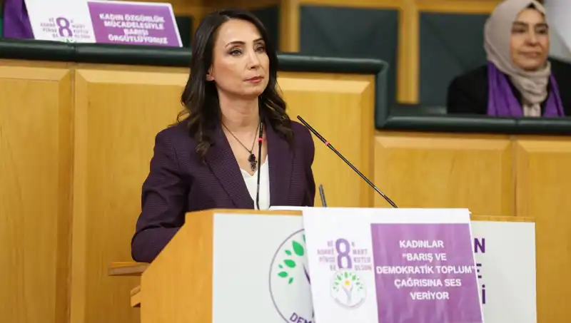 Tülay Hatimoğulları: DEM Parti Eş Genel Başkanı’nın Hayatı ve Siyasi Vizyonu