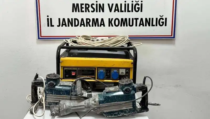 Mersin'de Kaçak Kazı Yaparken Suçüstü Yakalanan 5 Kişi Gözaltına Alındı