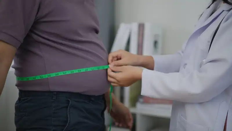 24 Yaşındaki Genç, İki Besini Bıraktı ve 47 Kilo Verdi!