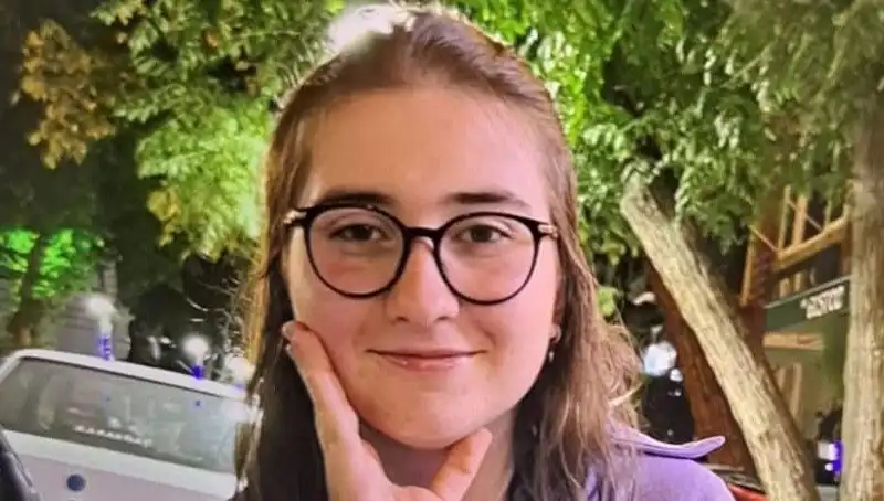 Çanakkale'de Kaybolan Lise Öğrencisi Ayşegül'ü Bulmak İçin Gergin Bekleyiş Sürüyor