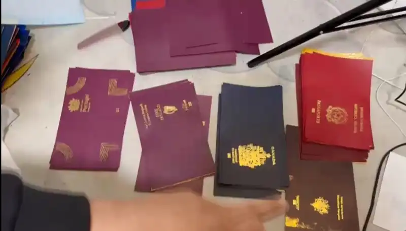 Sahte Pasaport ve Kimlik Dünyasına Dev Operasyon: 10 Gözaltı!