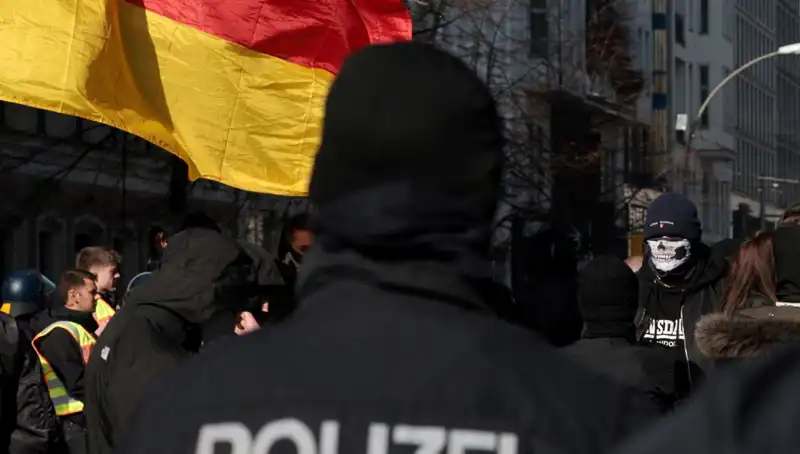 Berlin'deki Türk Market Zincirine Yapılan Silahlı Saldırı Şaşkınlık Yarattı
